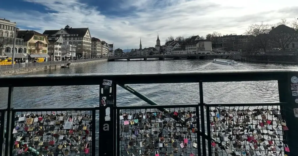 love lock bridge